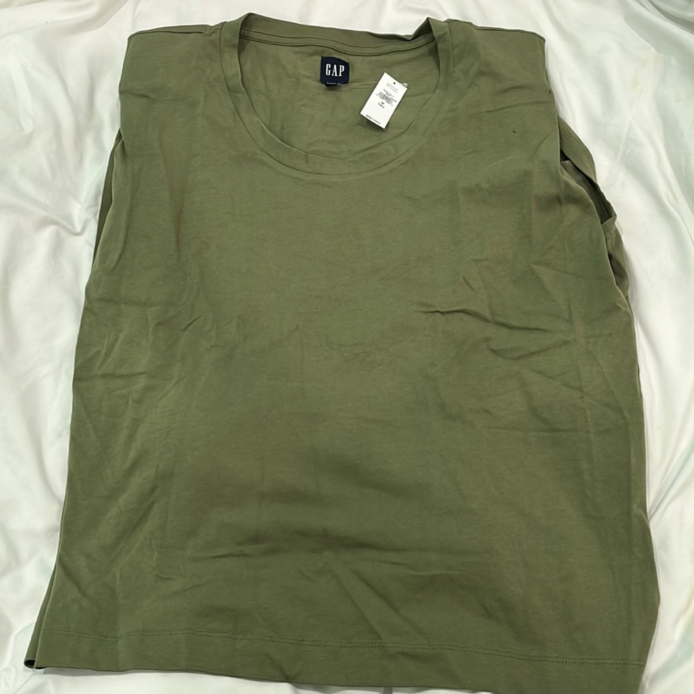 Gap sleeveless top-New